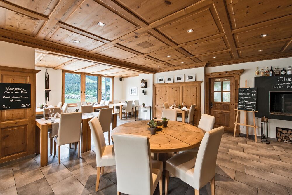 Chesa - Hotel & Restaurant